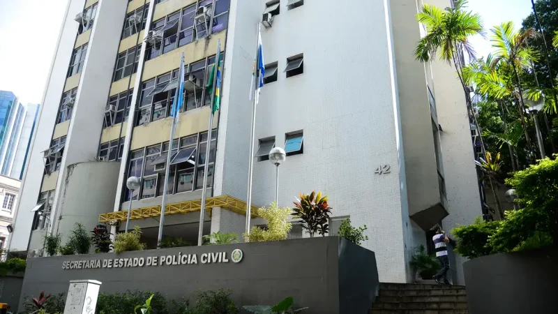Polícia faz ação para prender 22 suspeitos de integrar facção