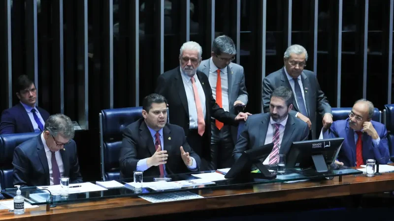 Senado aprova PEC que inclui guarda municipal na segurança pública
