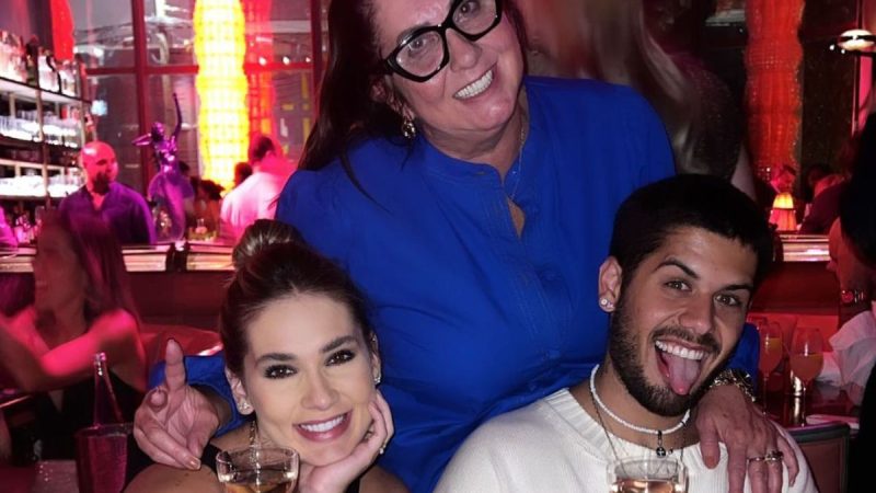 Mãe de Virginia Fonseca e Padre Patrick se desentendem na web