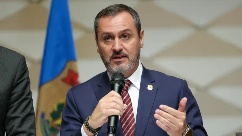 PF aguarda decisão na Bolívia para trazer líder de facção criminosa