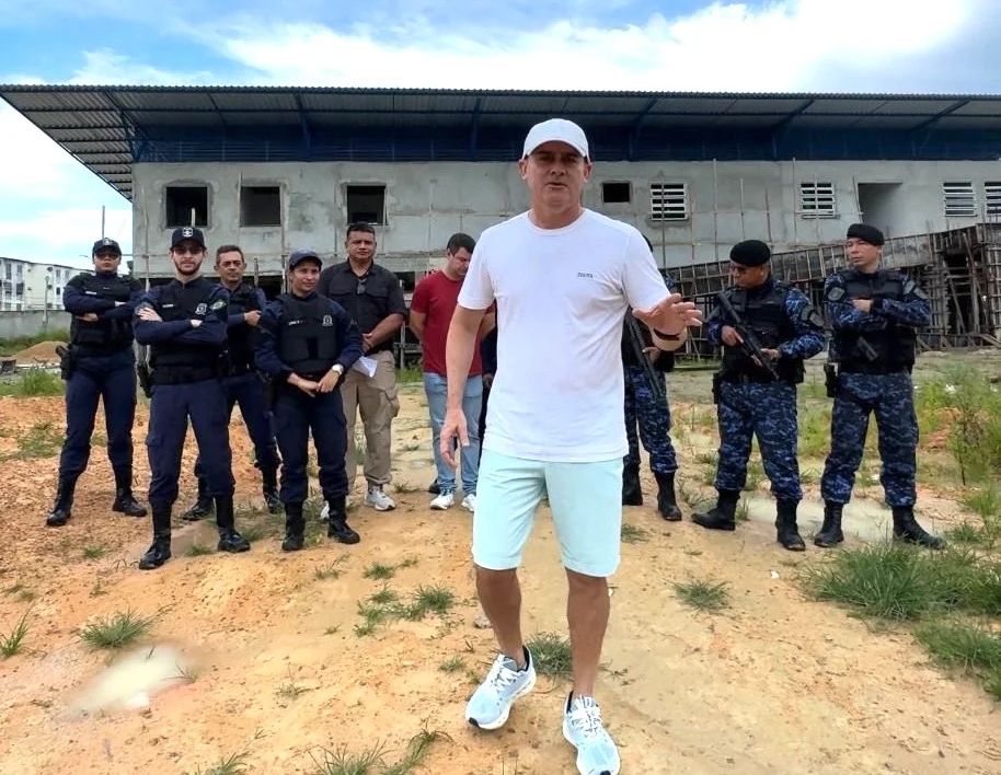 Prefeito David Almeida denuncia roubo em UBS no Monte das Oliveiras e anuncia recompensa por informações sobre criminosos