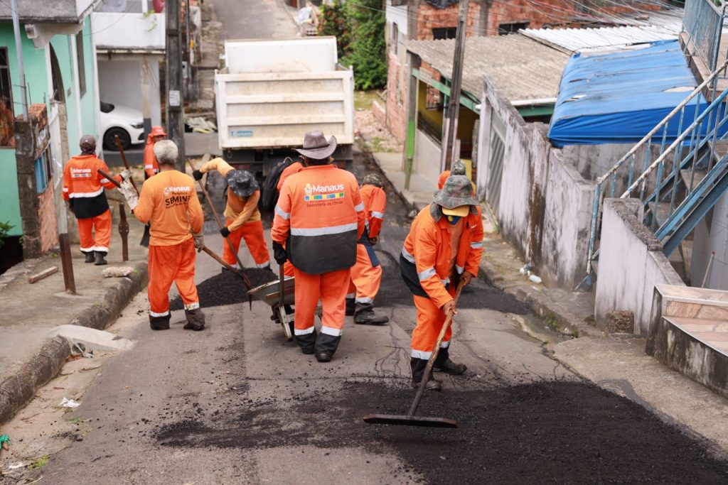 Prefeitura de Manaus impulsiona trabalhos no Alvorada com ‘Mutirão no Bairro’ 1 736A7424 1536x1024 1