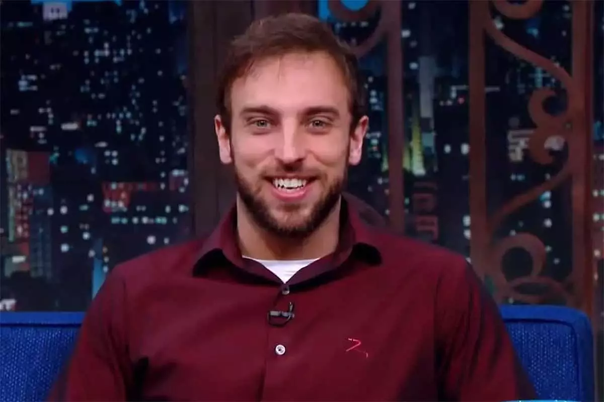 Leo Lins é condenado a mais de 8 anos por falas em show