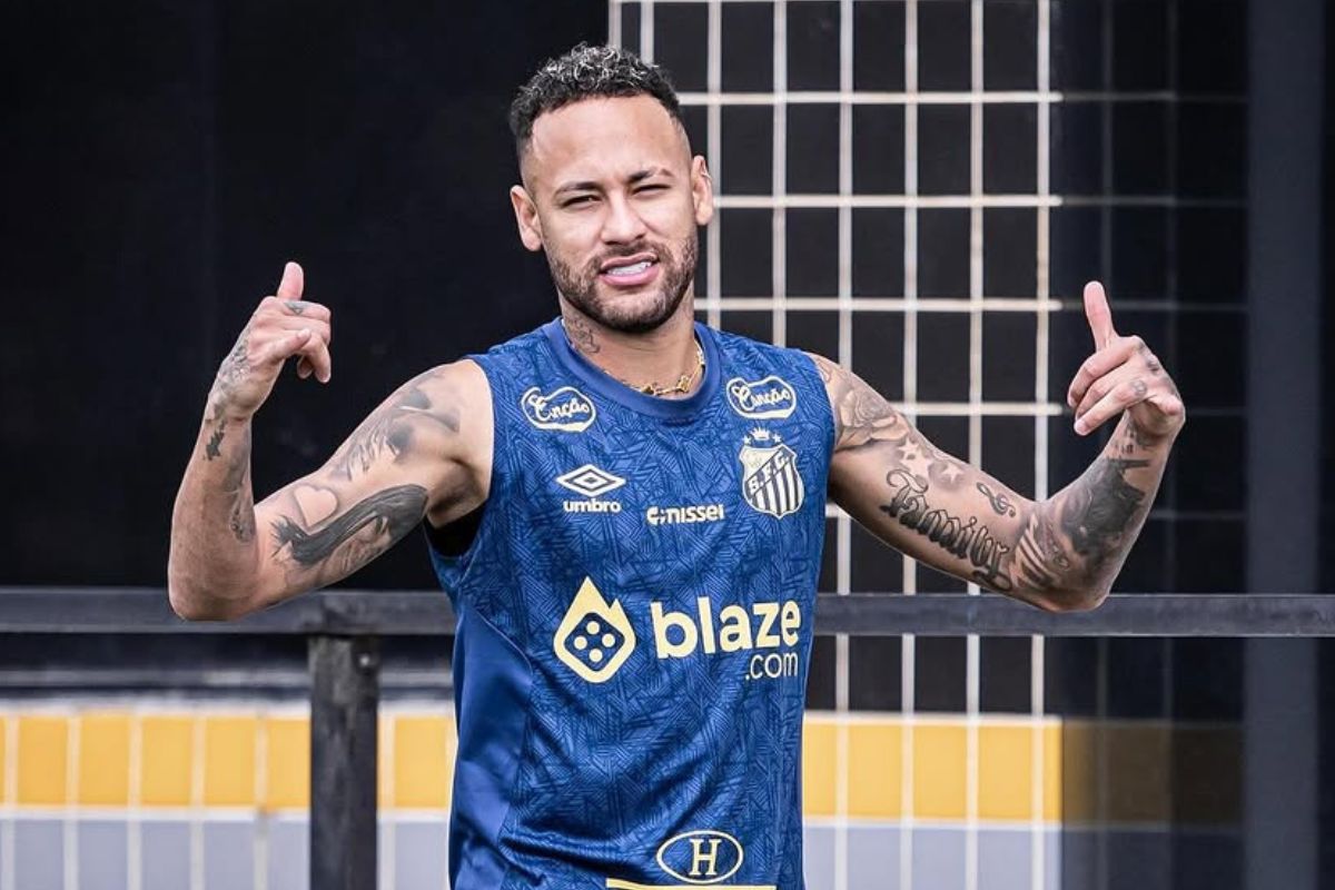Neymar recebe diagnóstico e é afastado dos treinos no Santos