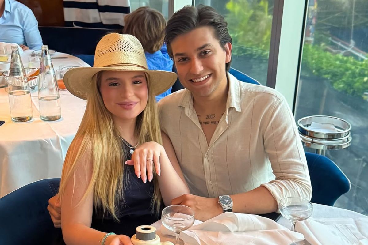 Sophia Valverde anuncia noivado com Pietro Krauss após viagem aos EUA