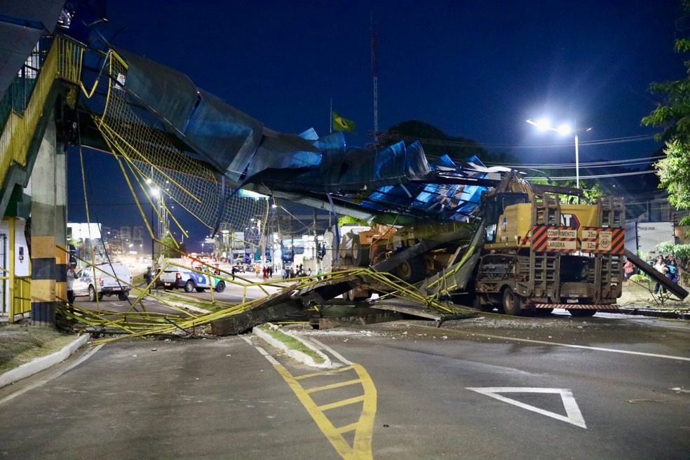 Após um ano, reconstrução de passarela destruida por carreta será iniciada na avenida Torquato Tapajós em Manaus