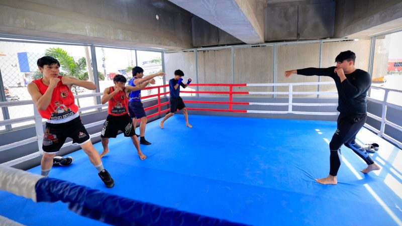 Boxe sob o viaduto Rei Pelé é gratuito e vai alavancar o nível dos atletas no Amazonas
