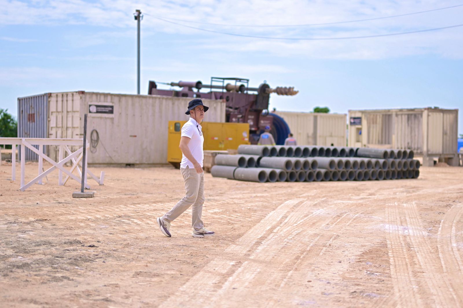Prefeito David Almeida vistoria avanço das obras do Parque Encontro das Águas