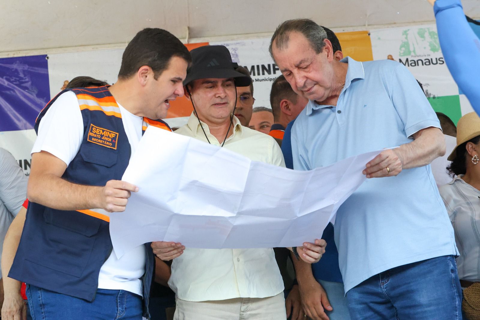 Prefeito David Almeida inicia recapeamento de 67 ruas na zona Norte e reforça compromisso com infraestrutura urbana de Manaus