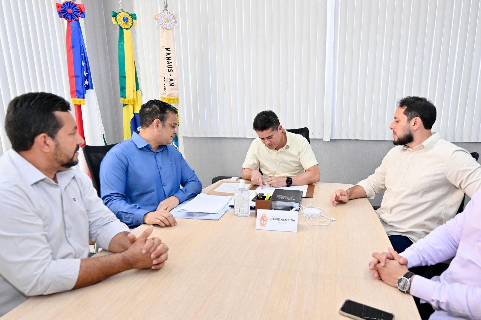 Prefeito David Almeida anuncia repasse de R$ 6 milhões do Proesc para mais de 500 escolas municipais