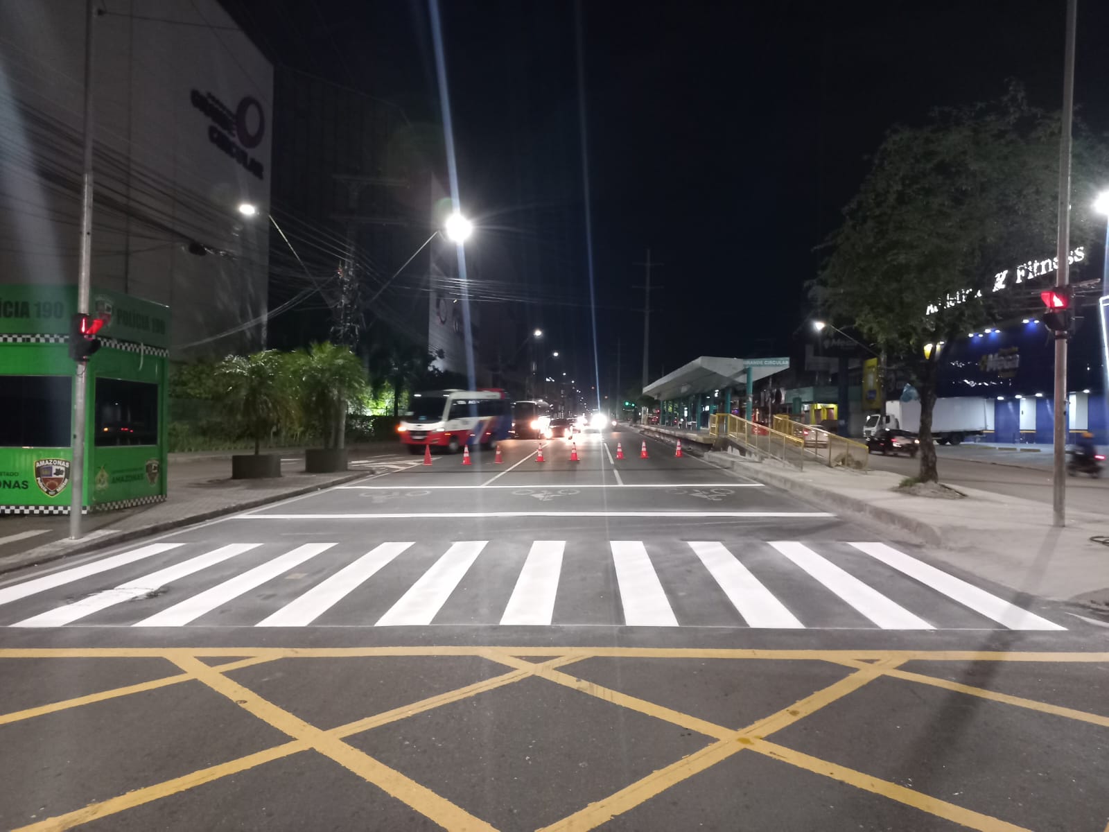 Prefeitura de Manaus reforça sinalização em frente a escolas e em vias estratégicas