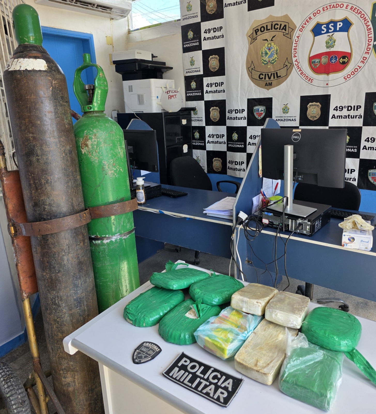 Em Amaturá, Polícia Militar do Amazonas apreende 10 tabletes de droga escondidos em cilindro de oxigênio