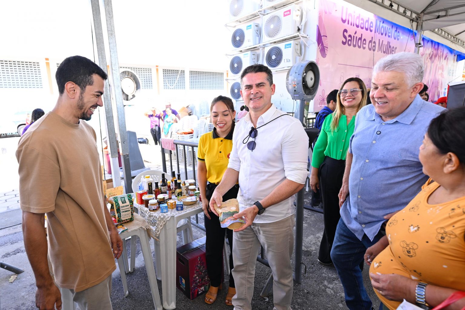 Prefeito David Almeida celebra dois anos do Dimicro com primeira edição do ‘Semtepi Itinerante’ de 2025