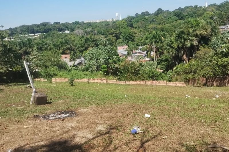 Corpo de mulher é encontrado em terreno na zona norte de Manaus