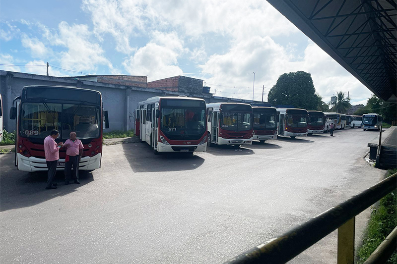 Sindicato anuncia paralisação de ônibus nesta terça-feira em Manaus