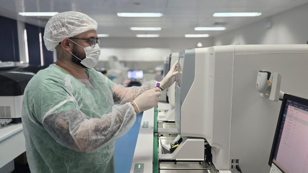 Hospital Delphina Aziz bate recorde, com a realização de mais de 2,1 milhões de exames laboratoriais, em um ano