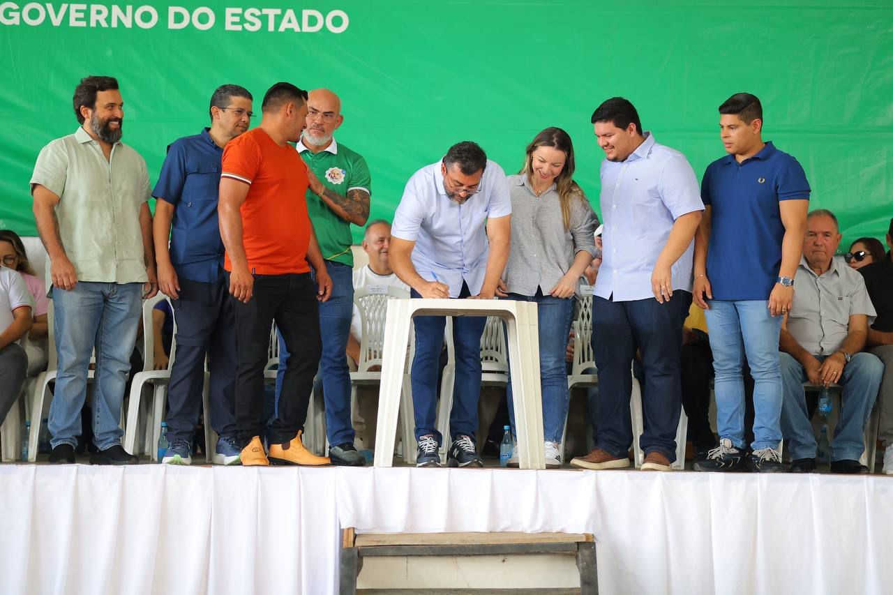 Governador Wilson Lima inaugura iluminação pública em LED e anuncia obras em Itapiranga