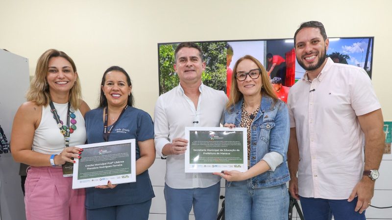 Prefeito David Almeida recebe delegações de 15 países para mostrar modelo inovador que atende 250 mil alunos e valoriza a agricultura familiar