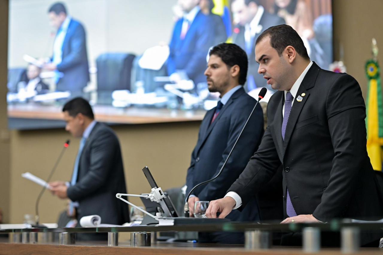 PL de Roberto Cidade, que protege crianças nas redes sociais, é aprovado por unanimidade na Aleam e coloca Amazonas na vanguarda nacional