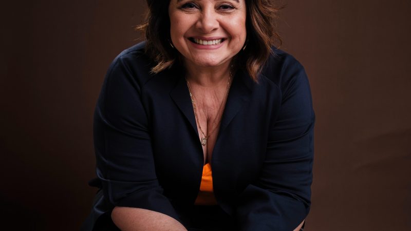 Professora Maria do Carmo conquista manauaras, ganha novos seguidores e cresce nas pesquisas