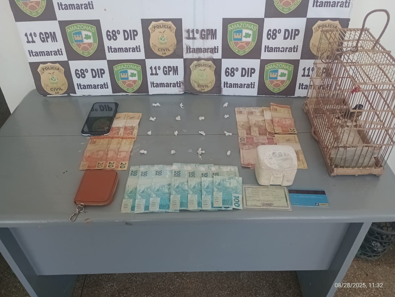 Polícia Militar do Amazonas prende três pessoas e apreende drogas, dinheiro e munições em Manaus e no interior