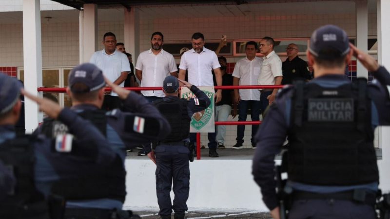 Governador Wilson Lima entrega novas viaturas para a Polícia Militar e implanta sistema 190 durante lançamento de operação de segurança para Festival de Cirandas 2025 em Manacapuru