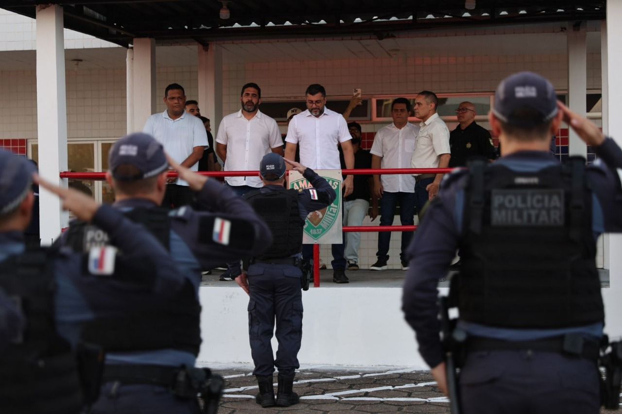 Governador Wilson Lima entrega novas viaturas para a Polícia Militar e implanta sistema 190 durante lançamento de operação de segurança para Festival de Cirandas 2025 em Manacapuru
