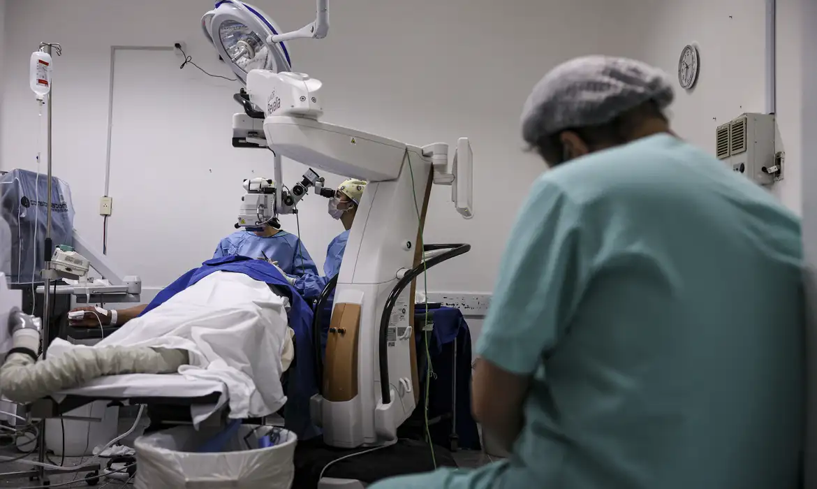 Governo anuncia R$ 2,4 bilhões em compras de equipamentos de saúde