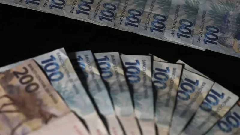 Saques da poupança superam depósitos em R$ 6,25 bilhões em julho