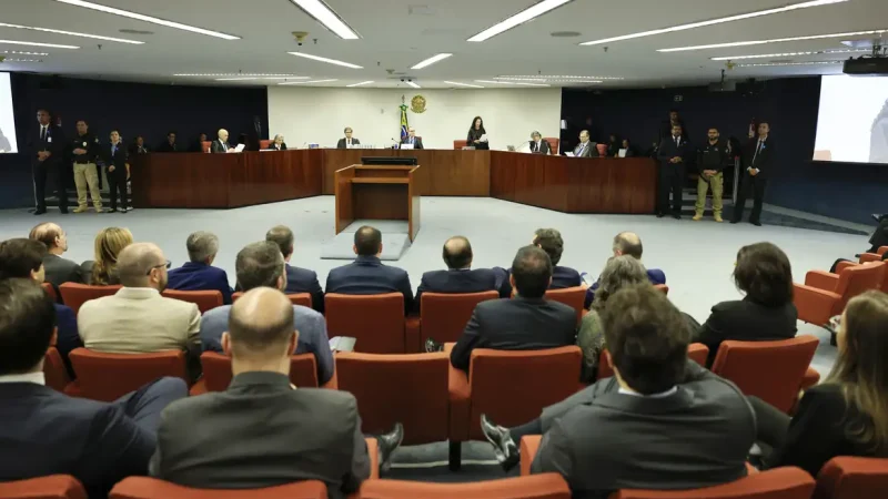 STF terá sessão extra para julgamento de Bolsonaro