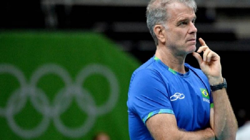 Bernardinho define 14 jogadores para estreia no Mundial de Vôlei
