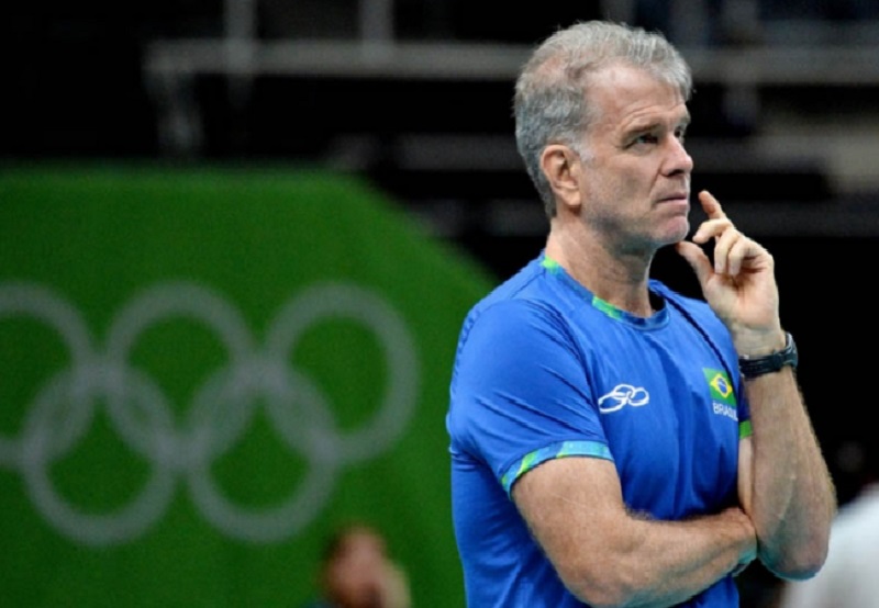 Bernardinho define 14 jogadores para estreia no Mundial de Vôlei
