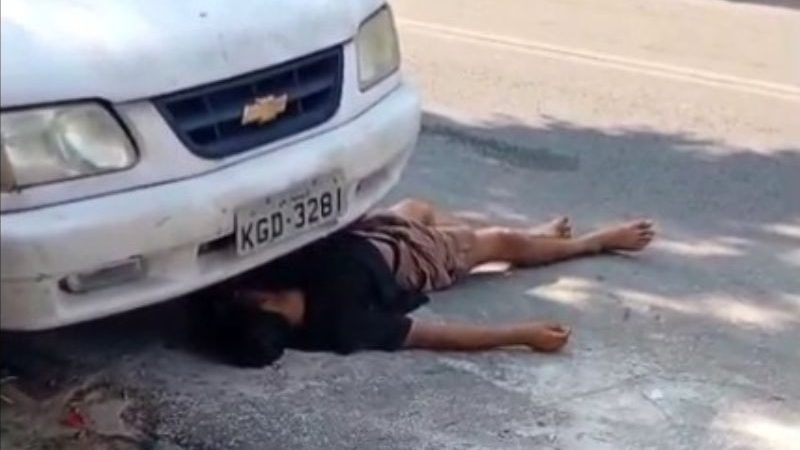 Suspeito de roubo se finge de morto para evitar linchamento em Manaus