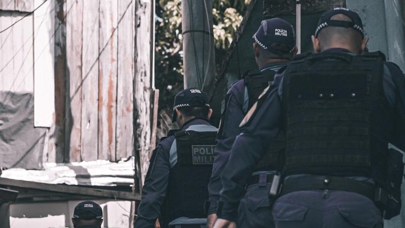 Polícia Militar do Amazonas captura foragido da Justiça durante abordagem policial, em via pública