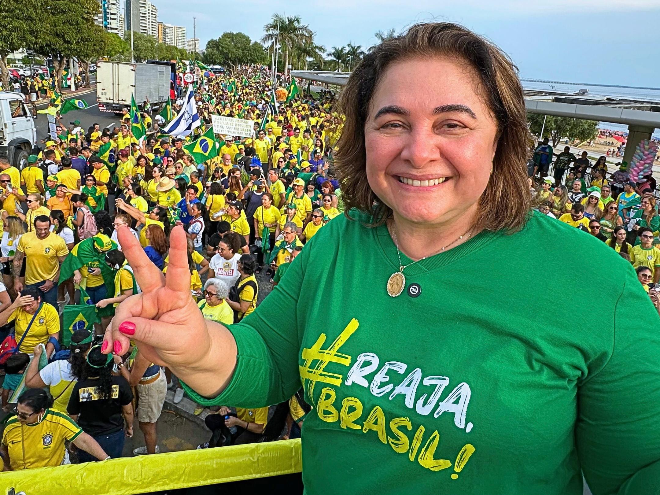 Maria do Carmo leva mensagem de Michelle Bolsonaro a público do ‘Reaja, Brasil’ em Manaus