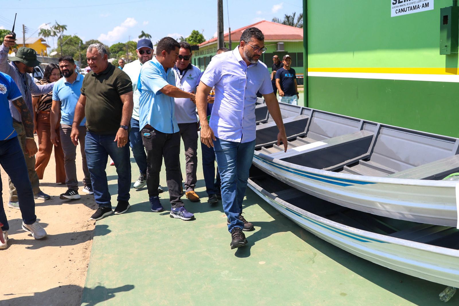 Em Canutama, governador Wilson Lima fortalece setores primário e social e entrega ajuda humanitária para famílias afetadas pela estiagem