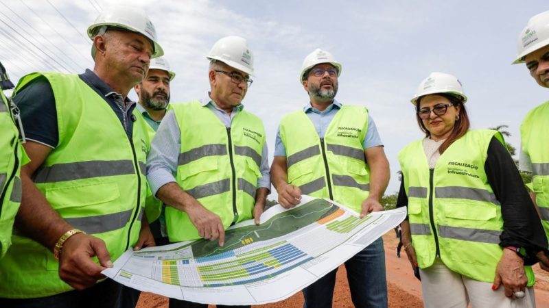 Em Novo Airão, governador Wilson Lima vistoria obras da AM-352 e destaca investimentos de R$ 257 milhões para infraestrutura do município