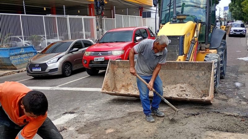 Prefeitura de Manaus recupera sistema de drenagem no bairro Adrianópolis