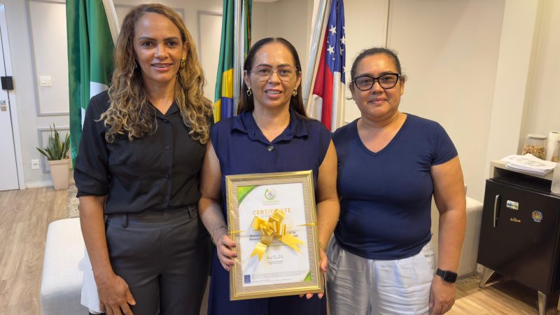 Prefeita Socorro Nogueira assina contratos para retomada de obras habitacionais em Rio Preto da Eva