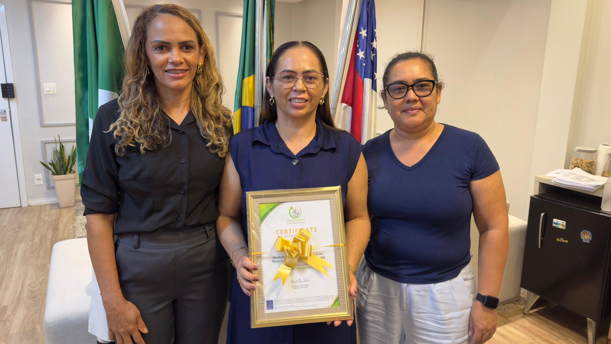 Prefeita Socorro Nogueira assina contratos para retomada de obras habitacionais em Rio Preto da Eva