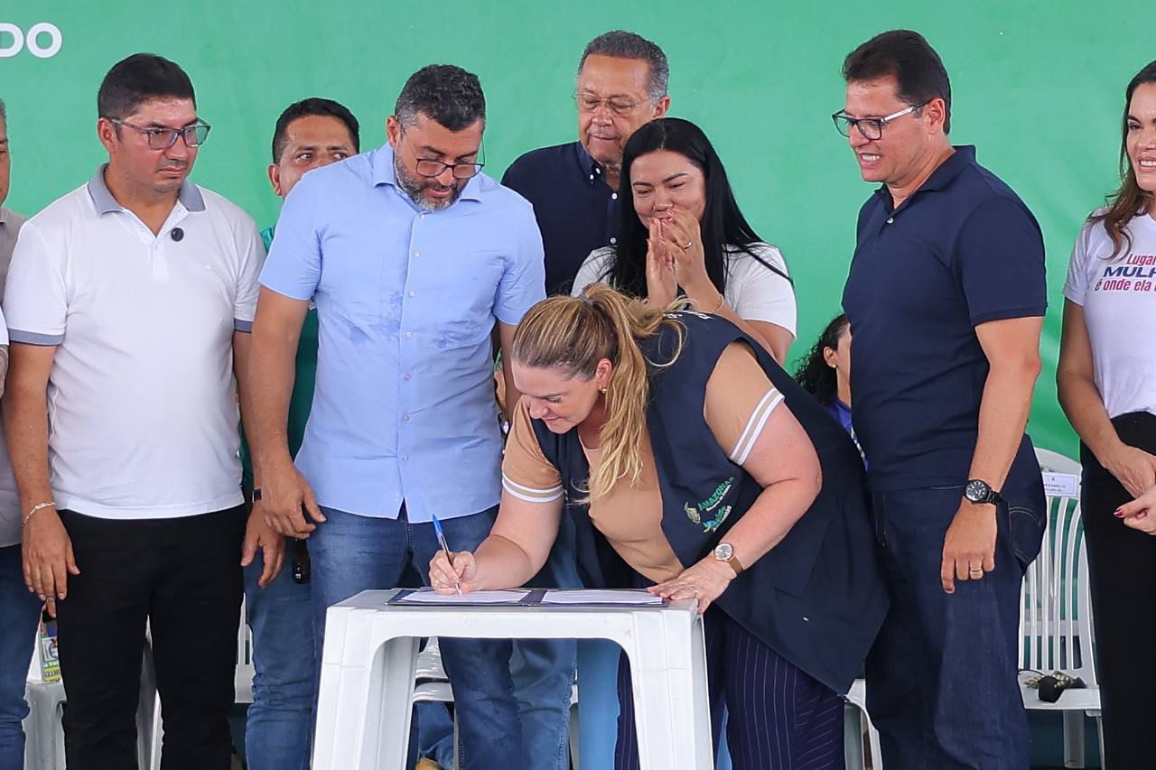 Governador Wilson Lima assina ordem de serviço para reforma de hospital em Urucurituba e inaugura Telessaúde