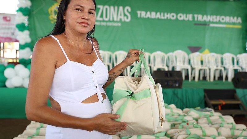 Governador Wilson Lima faz entregas para o setor primário e social em Urucurituba