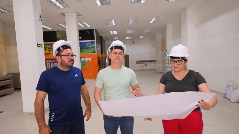 Prefeito David Almeida vistoria obras dos centros de acolhimento a pessoas em situação de rua no centro de Manaus