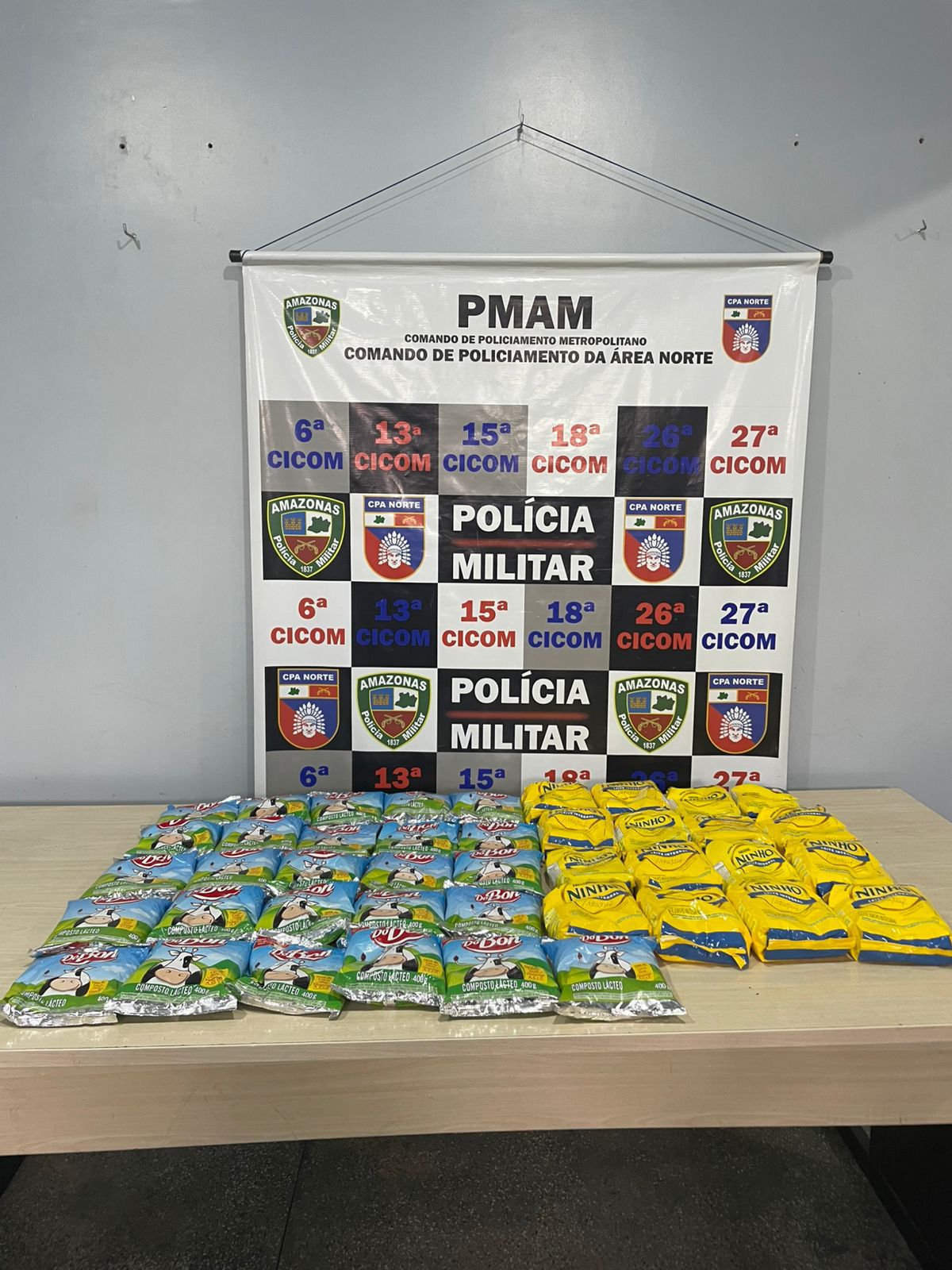 PMAM detém adolescentes por furto de 42 pacotes de leite em supermercado na zona norte de Manaus