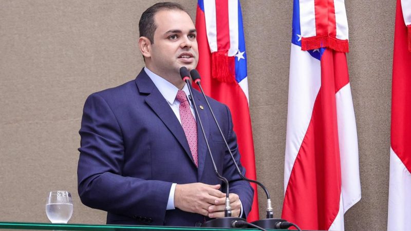 Deputado Roberto Cidade ressalta sanção de lei que amplia cuidados com saúde mental para toda a rede de ensino do Amazonas
