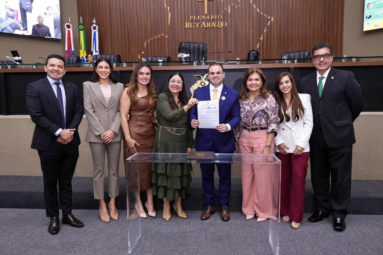 Cooperação entre Aleam e MPAM reforça combate à violência contra a mulher,’ avalia presidente Roberto Cidade