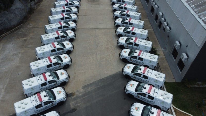 Durante entrega de viaturas e lanchas blindadas, governador Wilson Lima destaca apreensão recorde de drogas