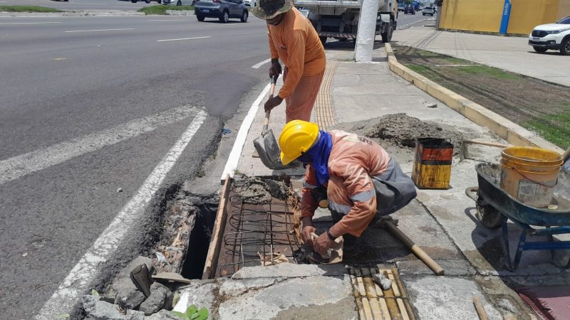 Prefeitura de Manaus recupera drenagem superficial e garante mais segurança na avenida Torquato Tapajós