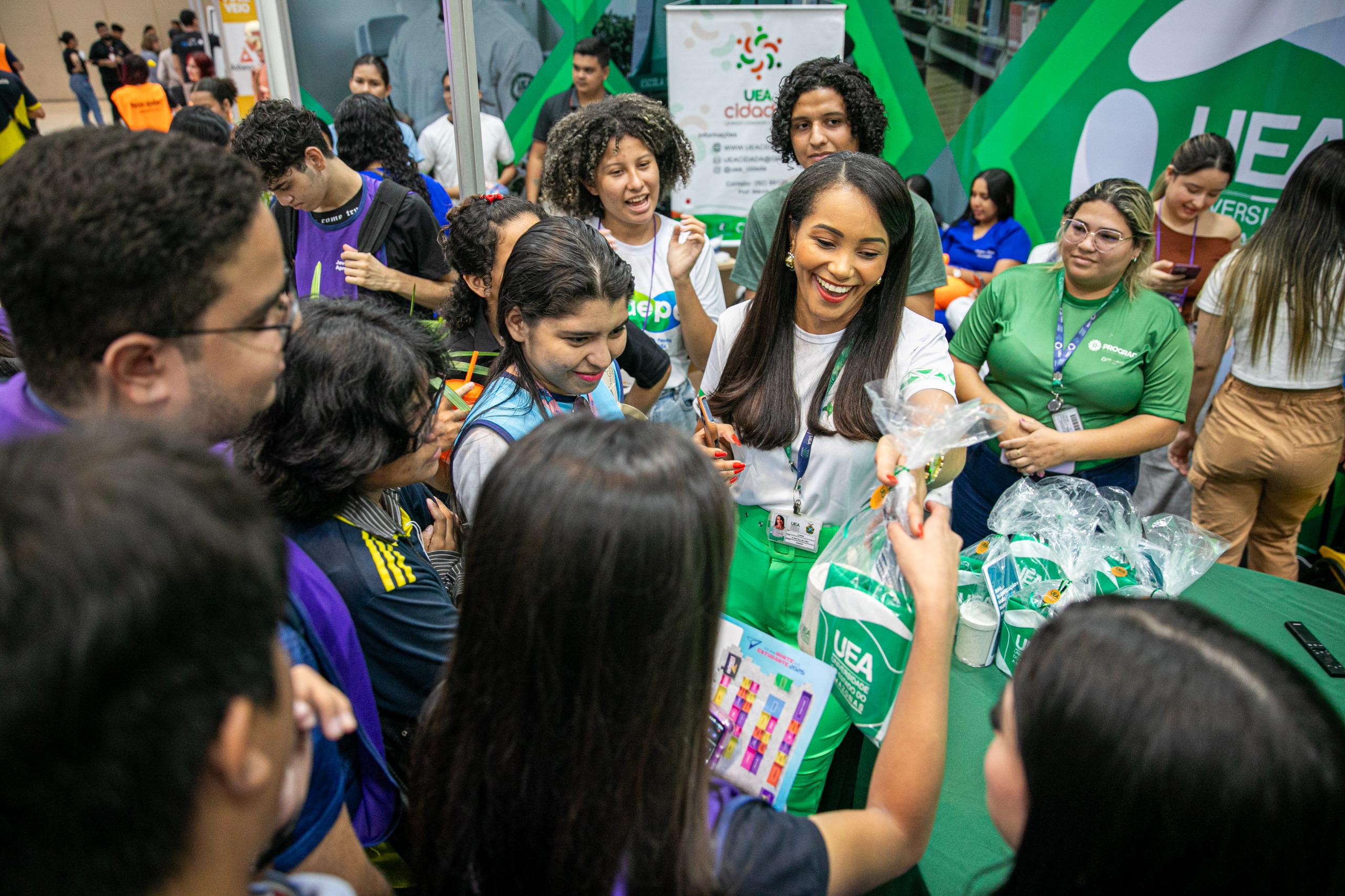 UEA marca presença na Feira Norte do Estudante 2025 com programação interativa e inovadora