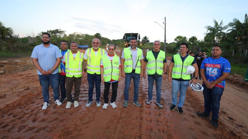 Governador Wilson Lima assina convênio para recuperação viária e vistoria obras em estradas de Carauari